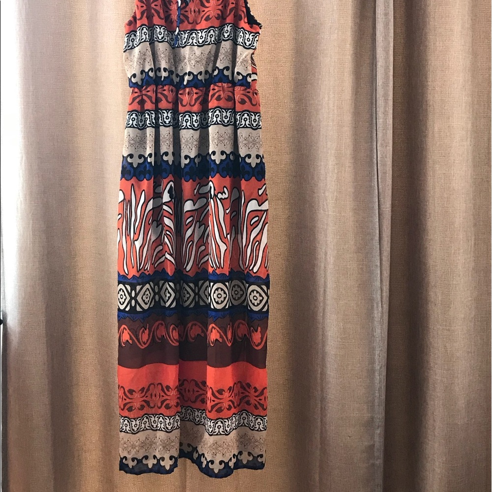Halter style dress. NWT. Stevie and Lindsey dress - Picture 3 of 8